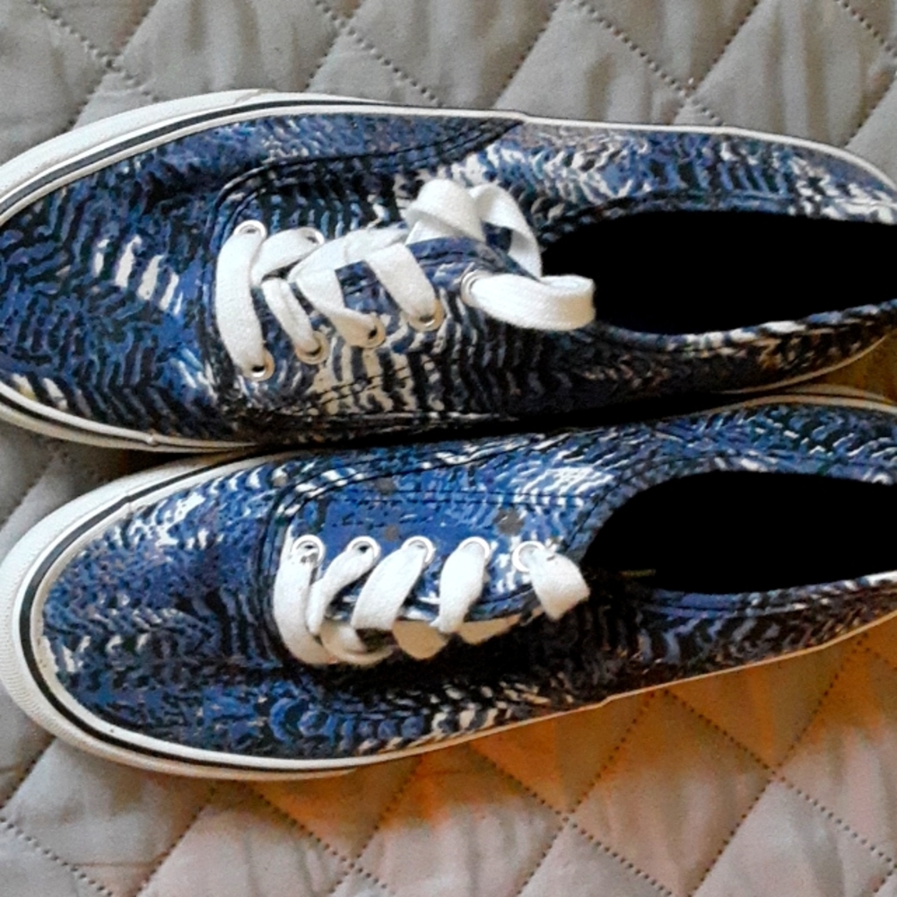BONGO Sneakers